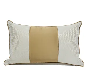Nouvelle housse de coussin décorative beige rayée style chinois avec raccord doré canapé.
