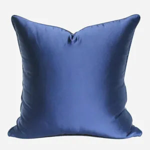 Housse de coussin en satin bleu de luxe pour canape de salon coussin decoratif moderne.