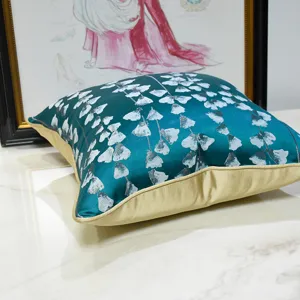 Housse de coussin florale bleu-vert avec passepoil doré pour canapé de salon et lit