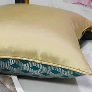 Fodera per cuscino decorativo stile nordico di lusso, raso e motivo geometrico a rombi divano.