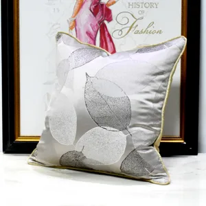 Funda de cojín decorativa cuadrada con estampado de hojas plateadas de lujo para sofá de salón