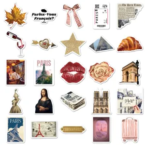 Set van 50 Franse reisdagboekstickers met Parijse monumenten en artistieke ontwerpen.