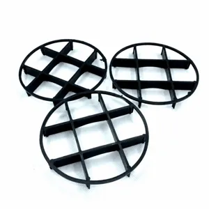 Black plastic flower pot bottom grid drainage stand, breathable anti-waterlogging tool detail view.