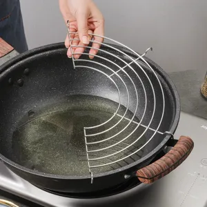 Roestvrijstalen olielekrek voor wok, halve cirkel frituurfilter zeef keukengereedschap.