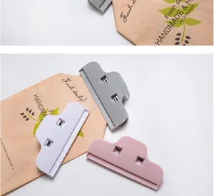 Plastic food sealing clips for kitchen snack bags, moisture-proof preservation bag clips 3pcs