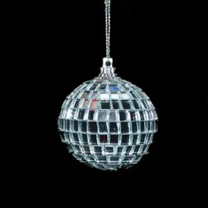 Sfera disco specchiata argento per decorazione festa, palla di vetro lucida dettaglio
