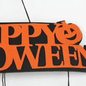 Κρεμαστή πινακίδα από τσόχα Halloween με κολοκύθα, πορτοκαλί και μαύρη διακόσμηση κόμματος.