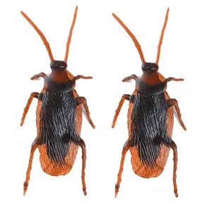 Realistische neppe kakkerlak speelgoed simulatie insect grap rekwisieten 2stuks