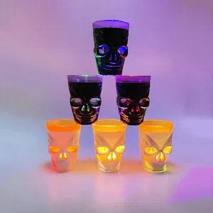 Halloween colorato luminoso teschio bicchieri set, LED festa fantasma tazze decoro.