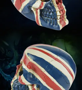 Decoration crane en resine avec design drapeau Union Jack, accessoire farce Halloween.