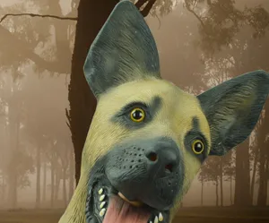 Detaillierte Nahaufnahme der realistischen Wolfshund Tiermaske für Halloween Party Kostüm.