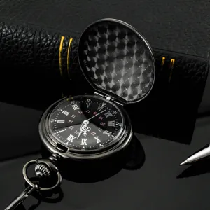 Vintage schwarze Quarz-Taschenuhr mit romischen Ziffern und Kette, klassisches Design.