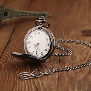 Retro Quarz Taschenuhr mit Kette Vintage Metall Steampunk Taschenuhr Anhänger Halskette