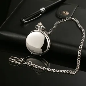 Antike silberne Quarz-Taschenuhr mit Kette, klassisches glänzendes Design, elegantes Accessoire.