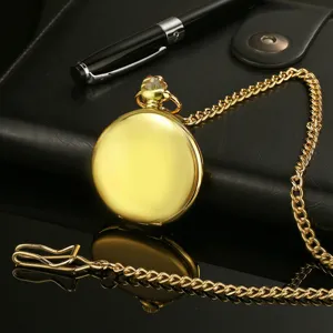 Klassische goldene Taschenuhr mit Kette Vintage Quarz Uhr elegante Halskette Accessoire.