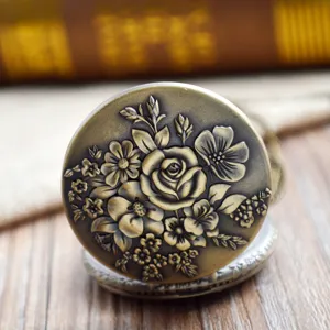 Antike bronzefarbene florale Quarz Taschenuhr mit Relief für Damen ländlicher Stil