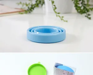 Portable silicone collapsible cup for outdoor travel, mini folding water cup with lid.