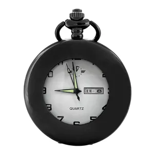 Vista dettagliata del quadrante dell'orologio da tasca nero con lancette luminescenti e calendario.