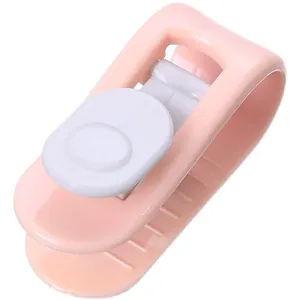Plastic duvet cover fastener, anti-slip quilt clip for bedsheets, keep duvets secure at home.