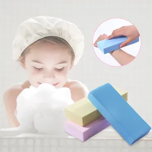 Éponge de bain exfoliante douce pour enfants et adultes, nettoyeur corporel en plusieurs couleurs.