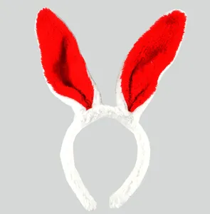 Pluschi-Hasenohren-Haarreif Detailansicht, weiche rot-weiße Plüschtextur für Kinderparty.