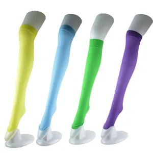 Chaussettes hautes colorées au-dessus du genou pour femmes, idéales pour Halloween et spectacles.