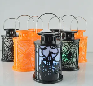 Luce notturna portatile LED di Halloween con castello e ragnatela per decorazione festa.