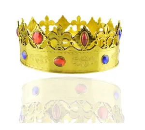 Couronne de roi dorée avec des gemmes rouges et bleues pour costume de fête et cosplay.