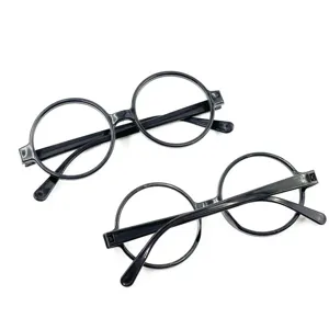 Klassische schwarze Party-Brille mit runden Gestellen, Vintage Kostümbrille für Cosplay-Events.