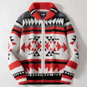 Primo piano del motivo geometrico jacquard sul cardigan da uomo con cerniera lampo in lana