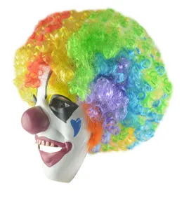 Kleurrijke afro pruik clown masker detail, perfect voor Halloween feest en verkleedpartij.