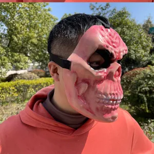 Halloween kokkini maska kranou leptomereia me tromaktiko sxedio kai mavro louri.
