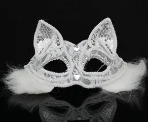 Weisse Spitzen Fuchs Maske mit glitzernden Pailletten, Strass und weichen Federn Party.
