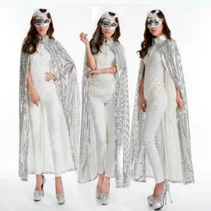 Detailansicht des glitzernden Pailletten Umhangs für Damen Cosplay Party Halloween Kostüm.