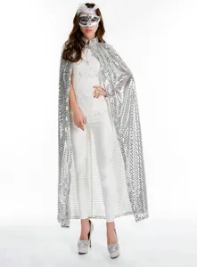 Silberner Pailletten-Umhang Detailansicht, glänzendes Kostüm für Cosplay und Partys, elegant.
