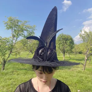 Cappello da strega nero in velluto di Halloween con piuma rosa catena accessorio costume