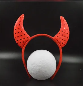 Roter Pailletten Teufelshörner Haarreif Detailansicht, ideal für Halloween Party Kostüme.