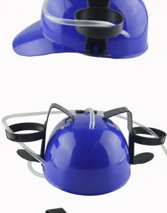 Vue détaillée du casque de bière paresseux bleu avec deux porte-gobelets et tubes souples.