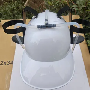 Casque de bière paresseux avec porte-gobelets et tubes pour fête en plein air blanc