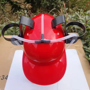 Nouveau casque de bière rouge avec double porte-gobelets et pailles pour fêtes en plein air.