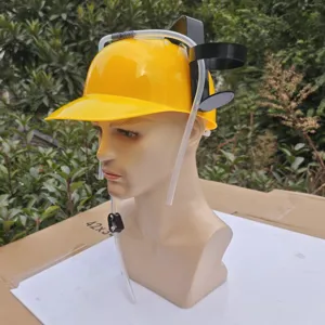Casque à bière fantaisie avec doubles porte-gobelets et pailles pour fêtes et loisirs en plein air.