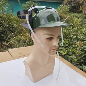 Casque de bière fantaisie chapeau de fête avec tubes de paille mains libres pour événements.