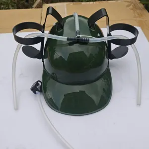 Casque a biere paresseux avec double support de boisson et tubes de paille pour fete.
