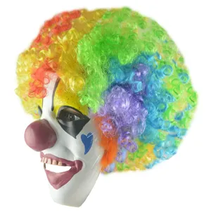 Halloween clown masker met kleurrijke afro pruik en rode neus, perfect voor feestjes en cosplay.