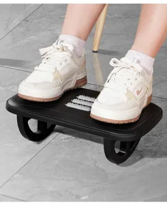 Ergonomische Fußstütze für das Büro mit Massage-Rollen und wackeligem Design für Entspannung.
