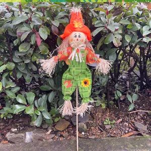 Halloween scarecrow garden stake decorative ornament for holiday party autumn yard lawn decor.