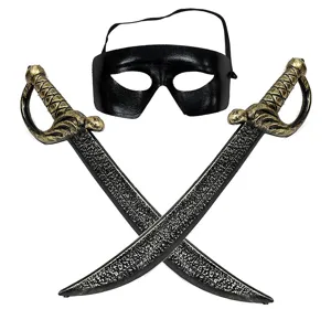 Set costume in maschera con una maschera nera mezzo viso e due spade giocattolo incrociate.
