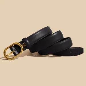 Élégante ceinture en cuir noir avec boucle dorée pour femmes accessoire mode minimaliste