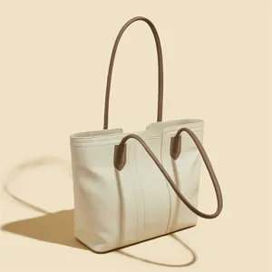 Grosse Kapazität PU Leder Shopper Tasche mit braunen Doppelgriffen und Schulterriemen.