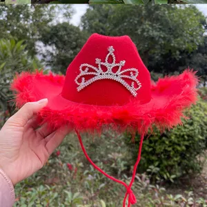 Rode veer strass cowboyhoed detail, perfect voor Halloween feest en festival verkleedkleding.